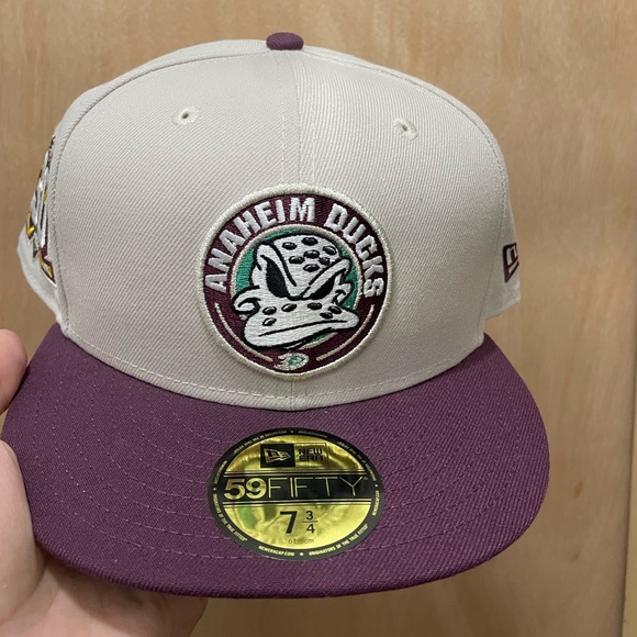 Topperz Anaheim ducks 30th anniversary size 7 3/4 new era...